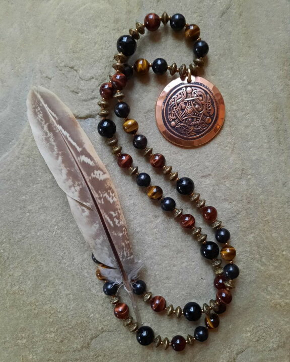 Tigerauge Turmalin Schörl Triquetra Ohm Aum Om Sternzeichen Sternentor Sonne Einhornschmuck Einhorn Einhornkette Venusblume Drache Heilung Metatron Crop Circle Necklace Goddess of Love Healing Stones Crystals Venusflower protect Flower of Life Amulett Göttin Liebe Kette Halskette Heilsteine Lichtbringer Kupferschmuck Symbole Symbolschmuck Harmonie Zauberwesen Valentinstagsgeschenk Geschenk Hochzeitsgeschenk Edelsteinschmuck Edelsteinkette Edelsteinanhänger Heilsteinschmuck Heilsteinanhänger Glücksbringer Schutzsymbol Glückssteine Lebensblume Blume des Lebens Schutzengel Heilige Geometrie Kraftort Kraftorte Runen Futhark Vikings Germanen Vikinger Runenalphabet Runenschutzkreis Alternativschmuck Kelten Keltischer Schmuck Germanen Germanischer Schmuck Magie Baum des Lebens Yggdrasil Triskele Allverbunden Verbundenheit Dreieinigkeit Dreifaltigkeit Einheit Medizinrad Nornen Schicksalsnetz Skulds Netz Skuld Energie Heilsteine Spiegelamulett Sternzeichen Rune Triskele Hochzeitsschmuck Dirndlschmuck Trachtenschmuck Jewellery Pentagram Schutzamulett medicine wheel runes Sonnenamulett Amulett Anhänger