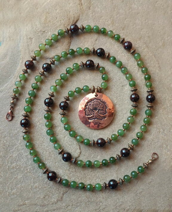 Jade Granat Triquetra Ohm Aum Om Sternzeichen Sternentor Sonne Einhornschmuck Einhorn Einhornkette Venusblume Drache Heilung Metatron Crop Circle Necklace Goddess of Love Healing Stones Crystals Venusflower protect Flower of Life Amulett Göttin Liebe Kette Halskette Heilsteine Lichtbringer Kupferschmuck Symbole Symbolschmuck Harmonie Zauberwesen Valentinstagsgeschenk Geschenk Hochzeitsgeschenk Edelsteinschmuck Edelsteinkette Edelsteinanhänger Heilsteinschmuck Heilsteinanhänger Glücksbringer Schutzsymbol Glückssteine Lebensblume Blume des Lebens Schutzengel Heilige Geometrie Kraftort Kraftorte Runen Futhark Vikings Germanen Vikinger Runenalphabet Runenschutzkreis Alternativschmuck Kelten Keltischer Schmuck Germanen Germanischer Schmuck Magie Baum des Lebens Yggdrasil Triskele Allverbunden Verbundenheit Dreieinigkeit Dreifaltigkeit Einheit Medizinrad Nornen Schicksalsnetz Skulds Netz Skuld Energie Heilsteine Spiegelamulett Sternzeichen Rune Triskele Hochzeitsschmuck Dirndlschmuck Trachtenschmuck Jewellery Pentagram Schutzamulett medicine wheel runes Sonnenamulett Amulett Anhänger Kornkreis Kornkreis Crop circle Unicorn