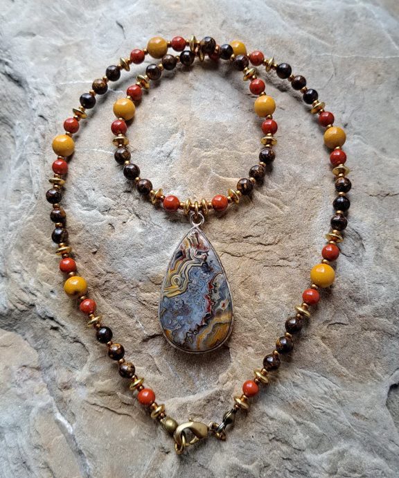 Pietersit Pietersitamulett Pietersitkette Pietersitanhänger pietersite pendant pietersite necklace pietersite amulet red jasper roter Jaspis gelber Jaspis yellow jasper Bronzit bronzite Triquetra Ohm Aum Om Sternzeichen Sternentor Sonne Sonnenamulett Sonnenschmuck Einhornschmuck Einhorn Einhornkette Venusblume Drache Heilung Metatron Crop Circle Necklace Goddess of Love Healing Stones Crystals Venusflower protect Flower of Life Amulett Göttin Liebe Kette Halskette Heilsteine Lichtbringer Kupferschmuck Symbole Symbolschmuck Harmonie Zauberwesen Valentinstagsgeschenk Geschenk Hochzeitsgeschenk Edelsteinschmuck Edelsteinkette Edelsteinanhänger Heilsteinschmuck Heilsteinanhänger Glücksbringer Schutzsymbol Glückssteine Lebensblume Blume des Lebens Schutzengel Heilige Geometrie Kraftort Kraftorte Runen Futhark Vikings Germanen Vikinger Runenalphabet Runenschutzkreis Alternativschmuck Kelten Keltischer Schmuck Germanen Germanischer Schmuck Magie Baum des Lebens Yggdrasil Triskele Allverbunden Verbundenheit Dreieinigkeit Dreifaltigkeit Einheit Medizinrad Nornen Schicksalsnetz Skulds Netz Skuld Energie Heilsteine Spiegelamulett Sternzeichen Rune Triskele Hochzeitsschmuck Dirndlschmuck Trachtenschmuck Jewellery Pentagram Schutzamulett medicine wheel runes Sonnenamulett Amulett Anhänger Kornkreis Kornkreis Crop circle Unicorn Aquarius Age of Aquarius Neuzeit Neues Zeitalter Celtic jewellery magic Magie Liebe des Lebens göttlich devine Sternzeichenschmuck Opalschmuck Kristall Lemuria Atlantis Silberfassung silbergefasst mystic beeing Hochzeitsschmuck Hochzeitschmuck Heilenergien healingenergies healing energies Metatronwürfel Engelarbeit Engelenergie Steinenergie Energiedersteine Engel Seraphim Yogawerkzeug Yogatool Yogatools Reikiitools Reikiitool Reikitool Reikitools